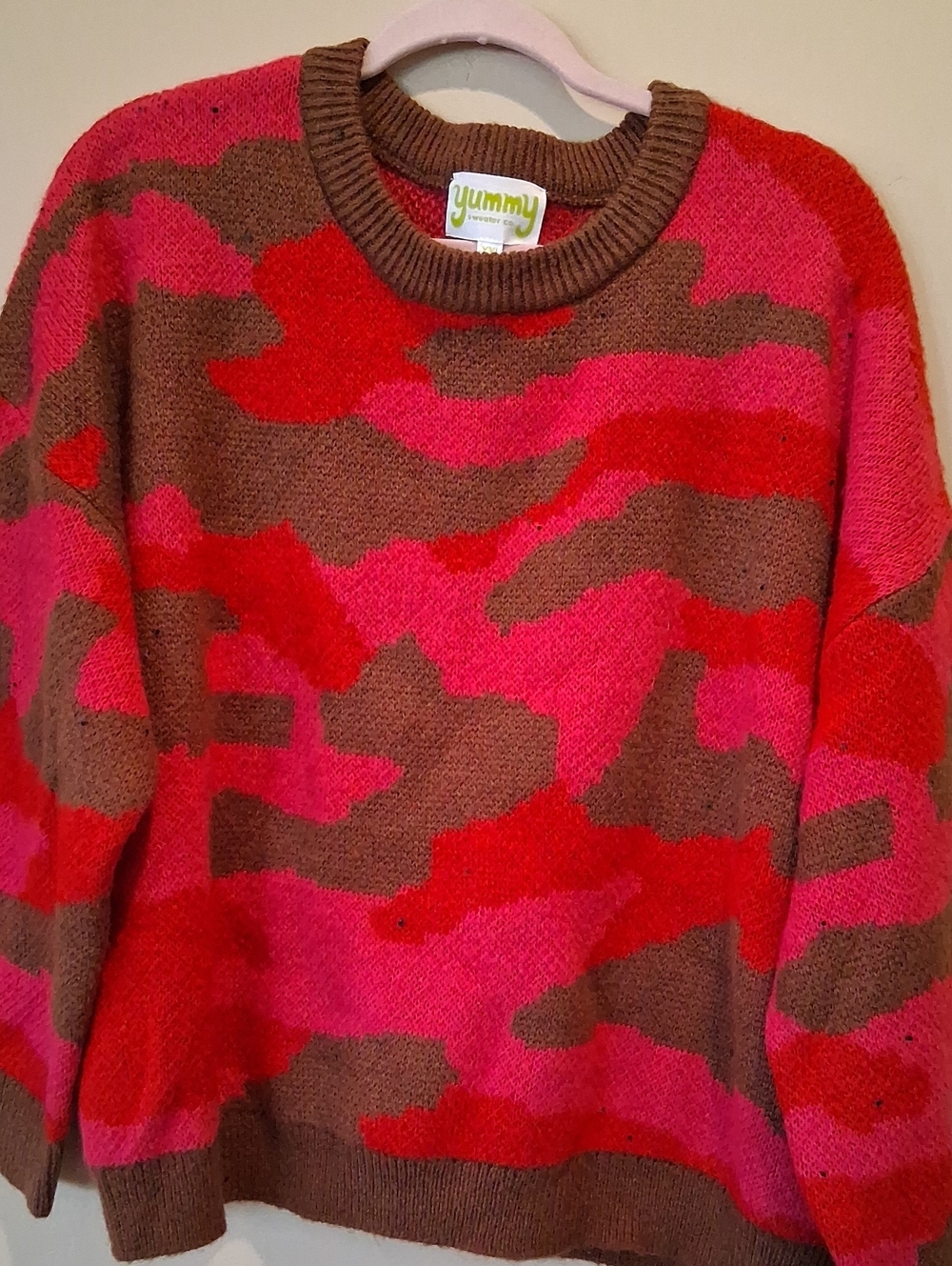 Yummy Pink & Red Camouflage Crewneck Sweater with Brown Trim